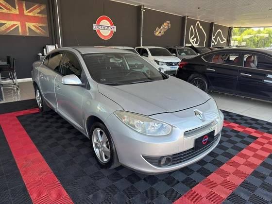 RENAULT FLUENCE 2.0 DYNAMIQUE 16V FLEX 4P AUTOMÁTICO RENAULT FLUENCE 2.0 DYNAMIQUE 16V FLEX 4P AUTOMÁTICO